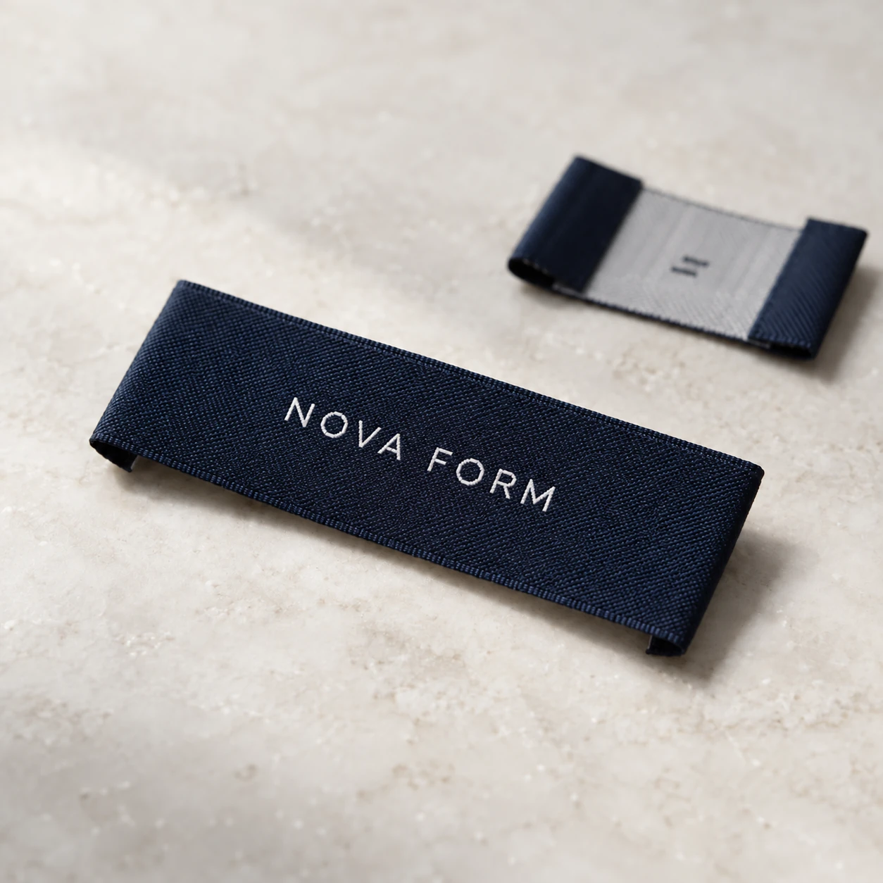 Fine high-definition damask woven label